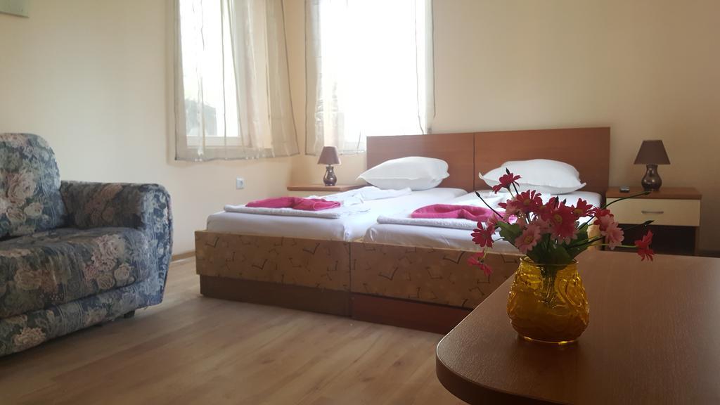 Cathedral Guesthouse Warna Zewnętrze zdjęcie